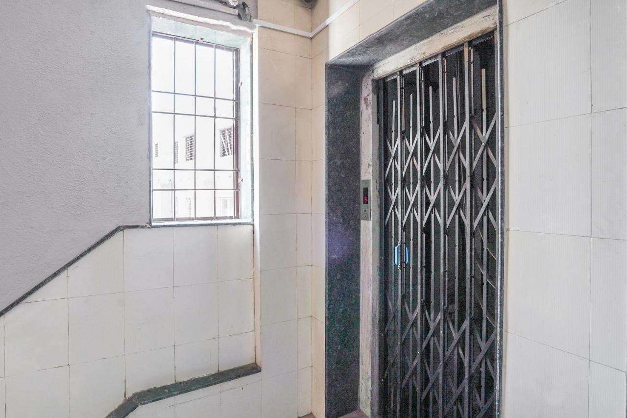 Oyo Flagship 70264 Hotel Vrindavan Mangvadi Bagian luar foto