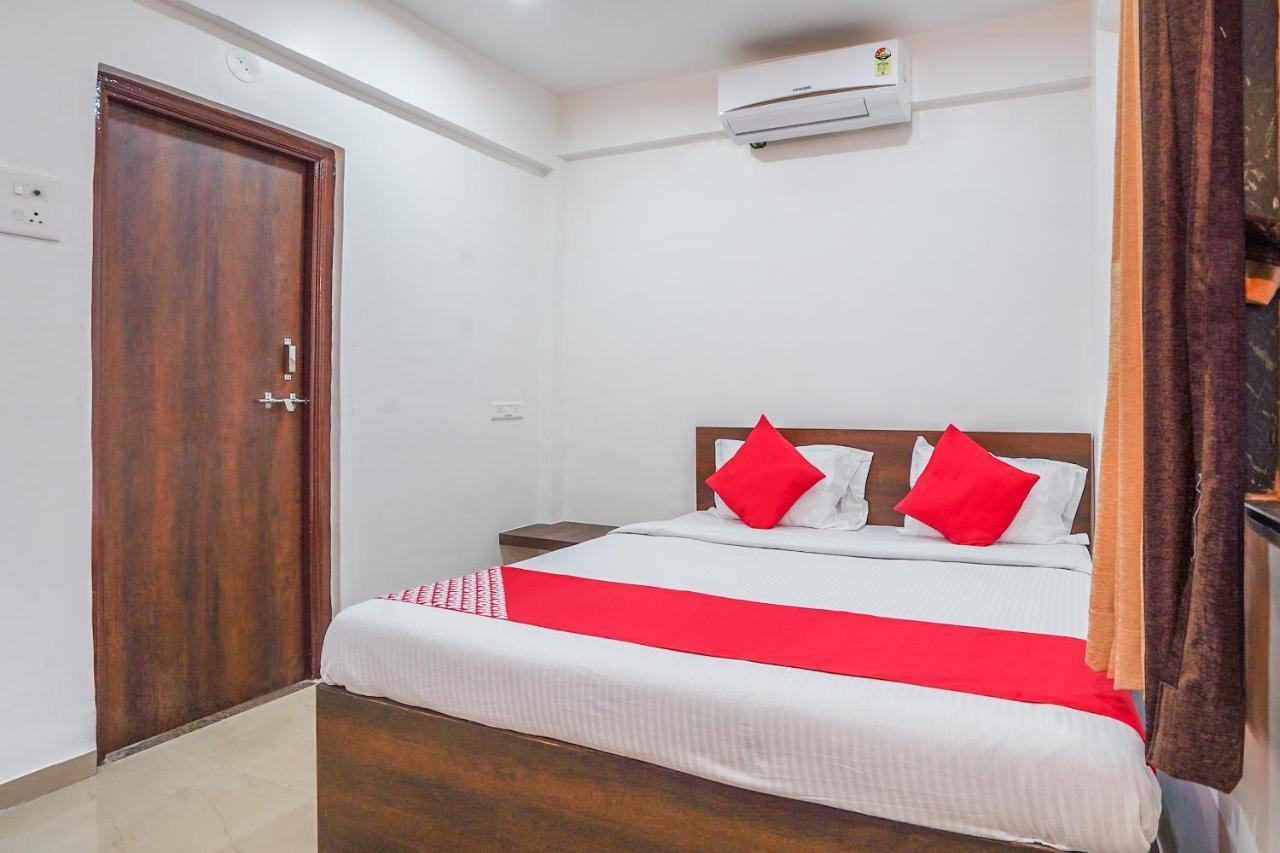 Oyo Flagship 70264 Hotel Vrindavan Mangvadi Bagian luar foto