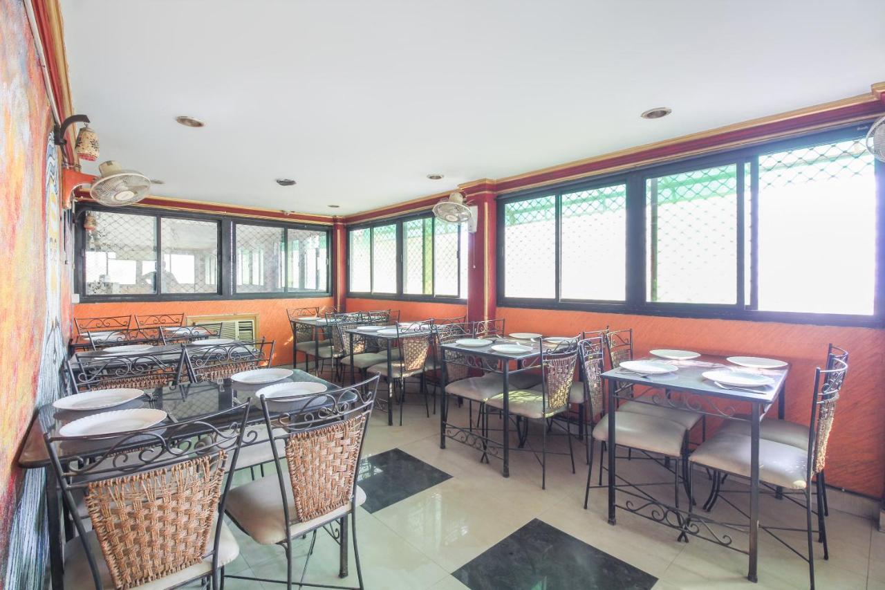 Oyo Flagship 70264 Hotel Vrindavan Mangvadi Bagian luar foto