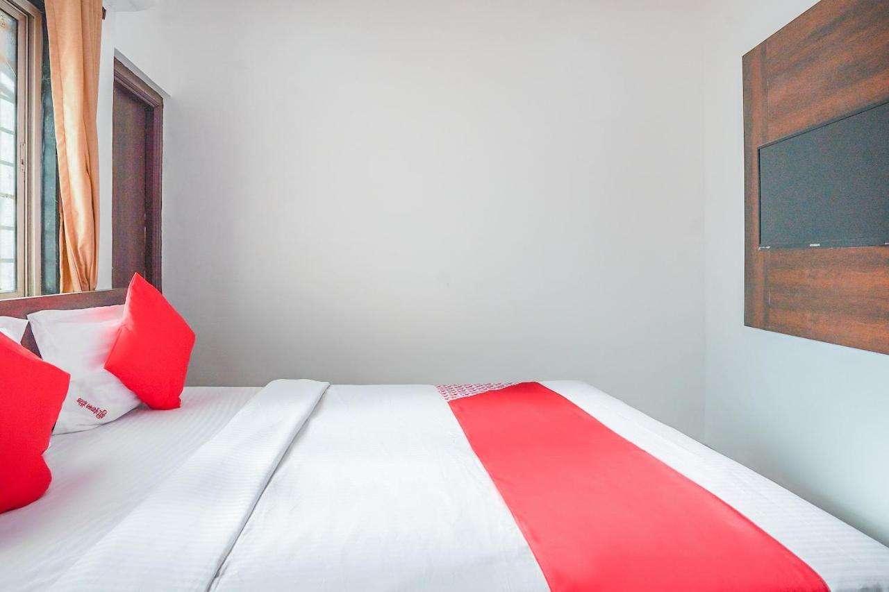 Oyo Flagship 70264 Hotel Vrindavan Mangvadi Bagian luar foto