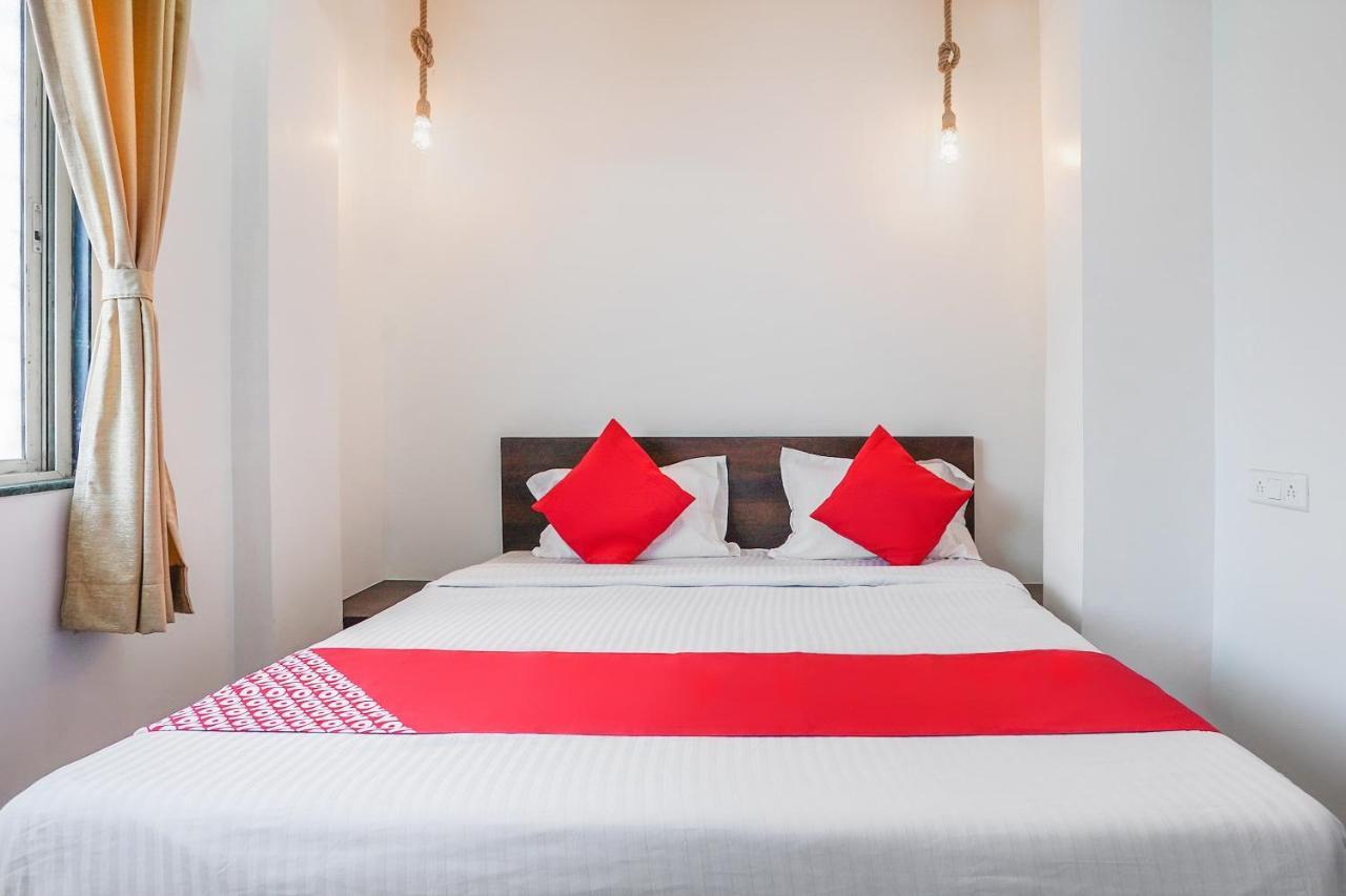 Oyo Flagship 70264 Hotel Vrindavan Mangvadi Bagian luar foto